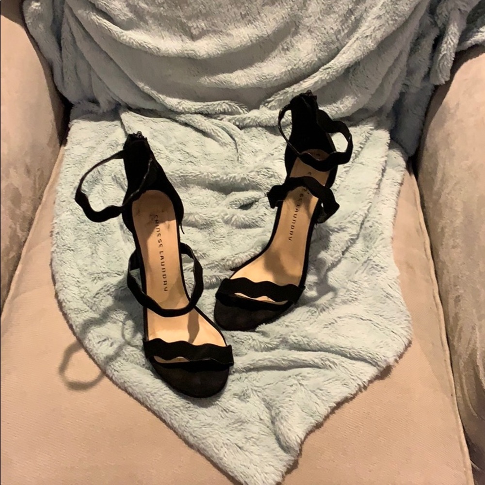 CHINESE LAUNDRY HEELS